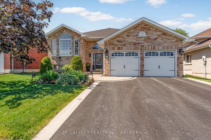 9 Hartwood Crescent — photo 1