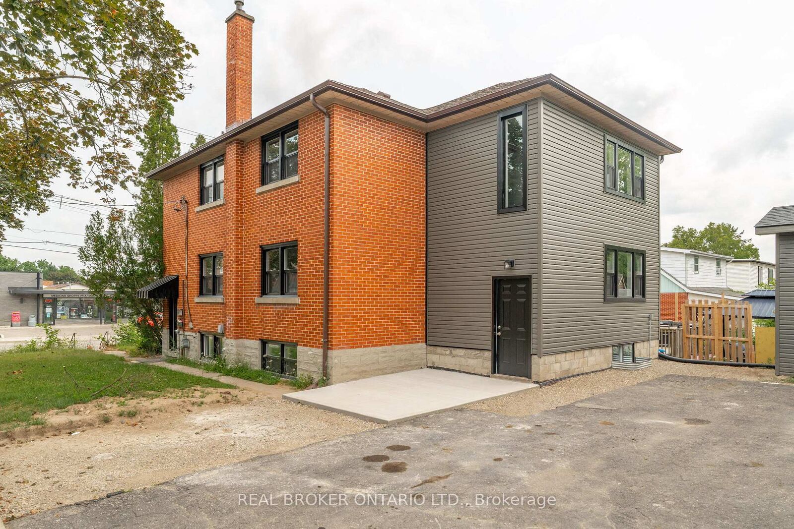 Property Photo:  293 Highland Road E A  ON N2M 3W6 