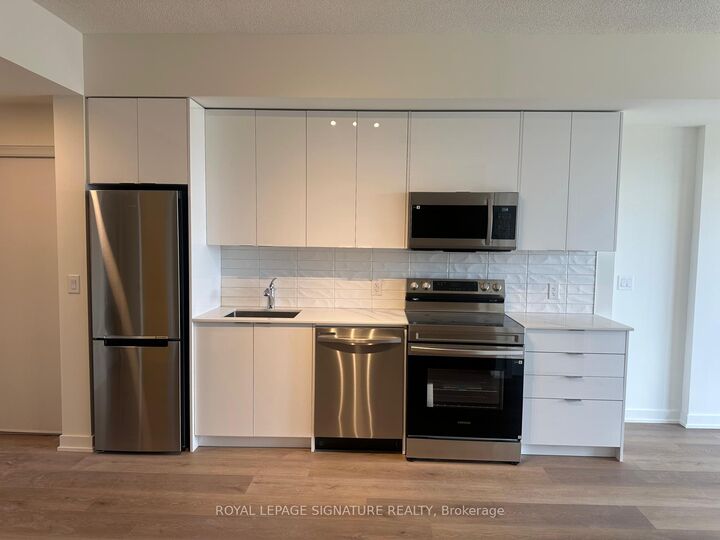 Property Photo:  33 Erie Avenue  ON N3S 2E7 