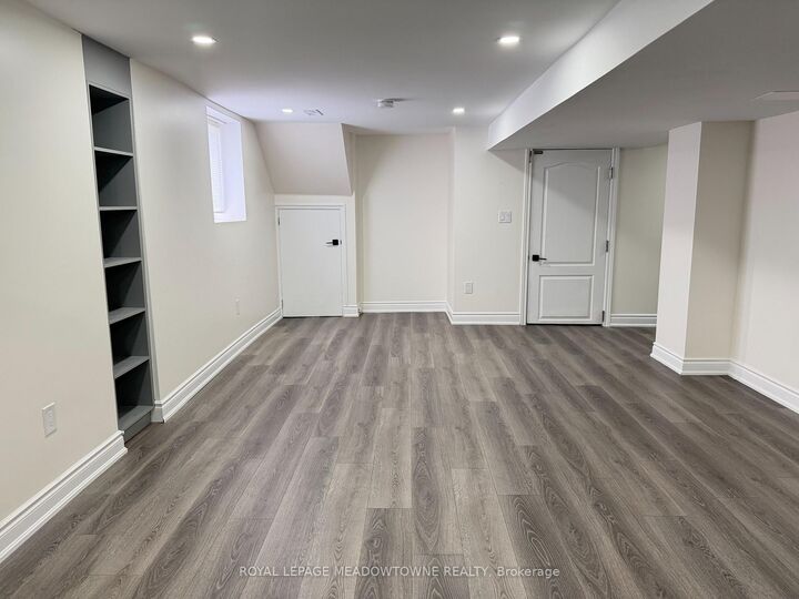 Property Photo:  4 Keats Avenue Basement  ON L7G 1T4 