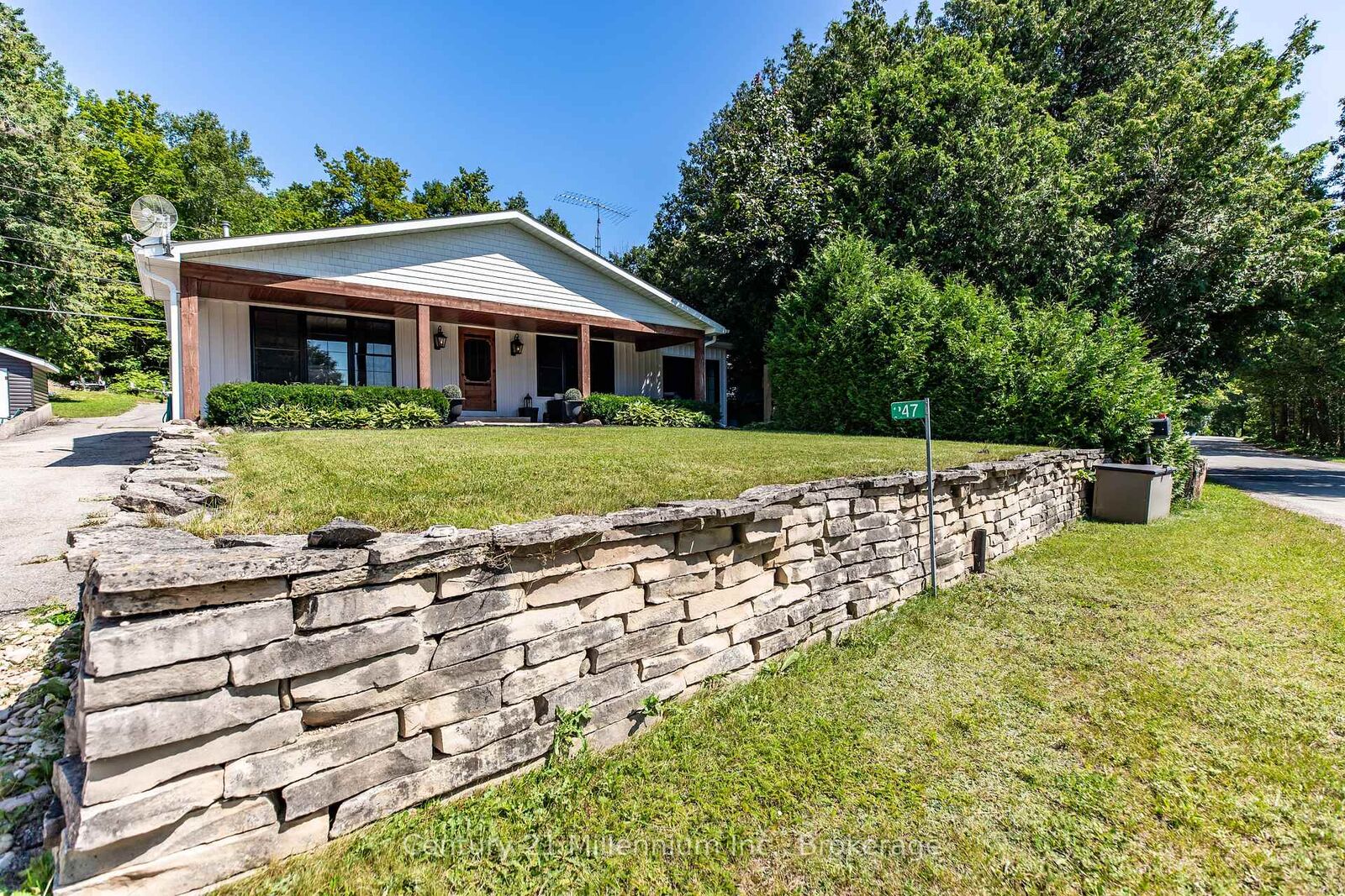 Property Photo:  247 Mallory Beach Road  ON N0H 2T0 