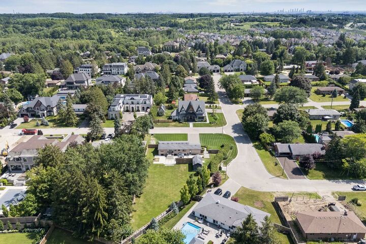 Property Photo: 256 Banner Lane ON L7B 1H2