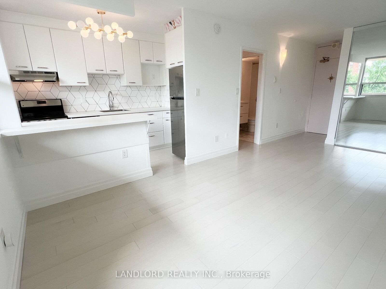 Property Photo:  40 Homewood Avenue 811  ON M4Y 2K2 