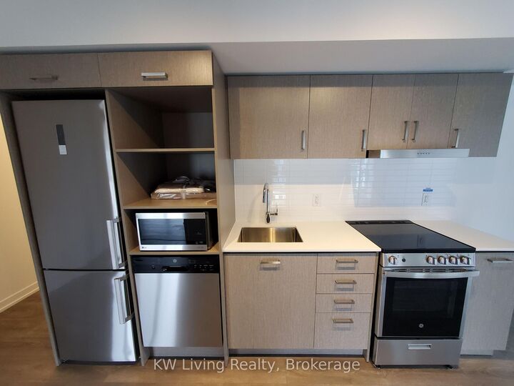 Property Photo: 219 Dundas Street 1607 ON M5A 0V1