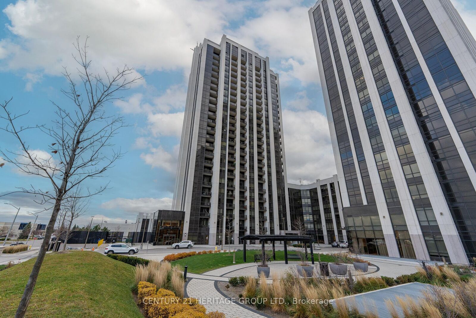 Property Photo:  9075 Jane Street Ph02  ON L4K 4Z7 