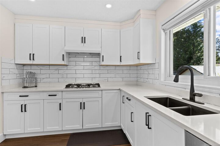 Property Photo: 1039 Haslam Ave BC V9B 2N3