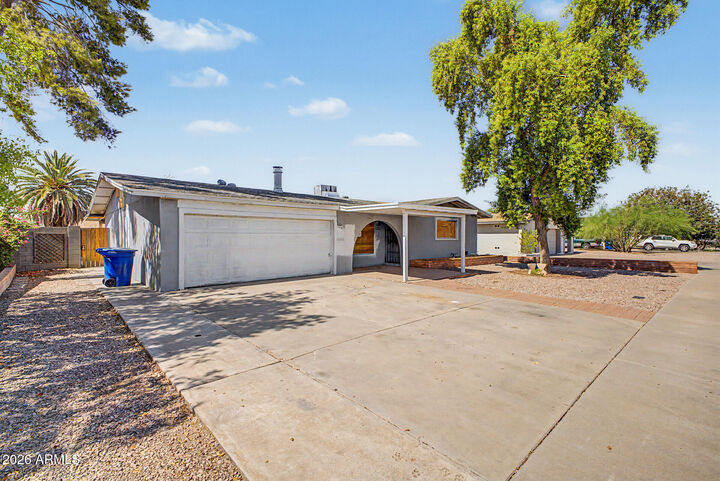 Property Photo:  1825 E La Donna Drive  AZ 85283 