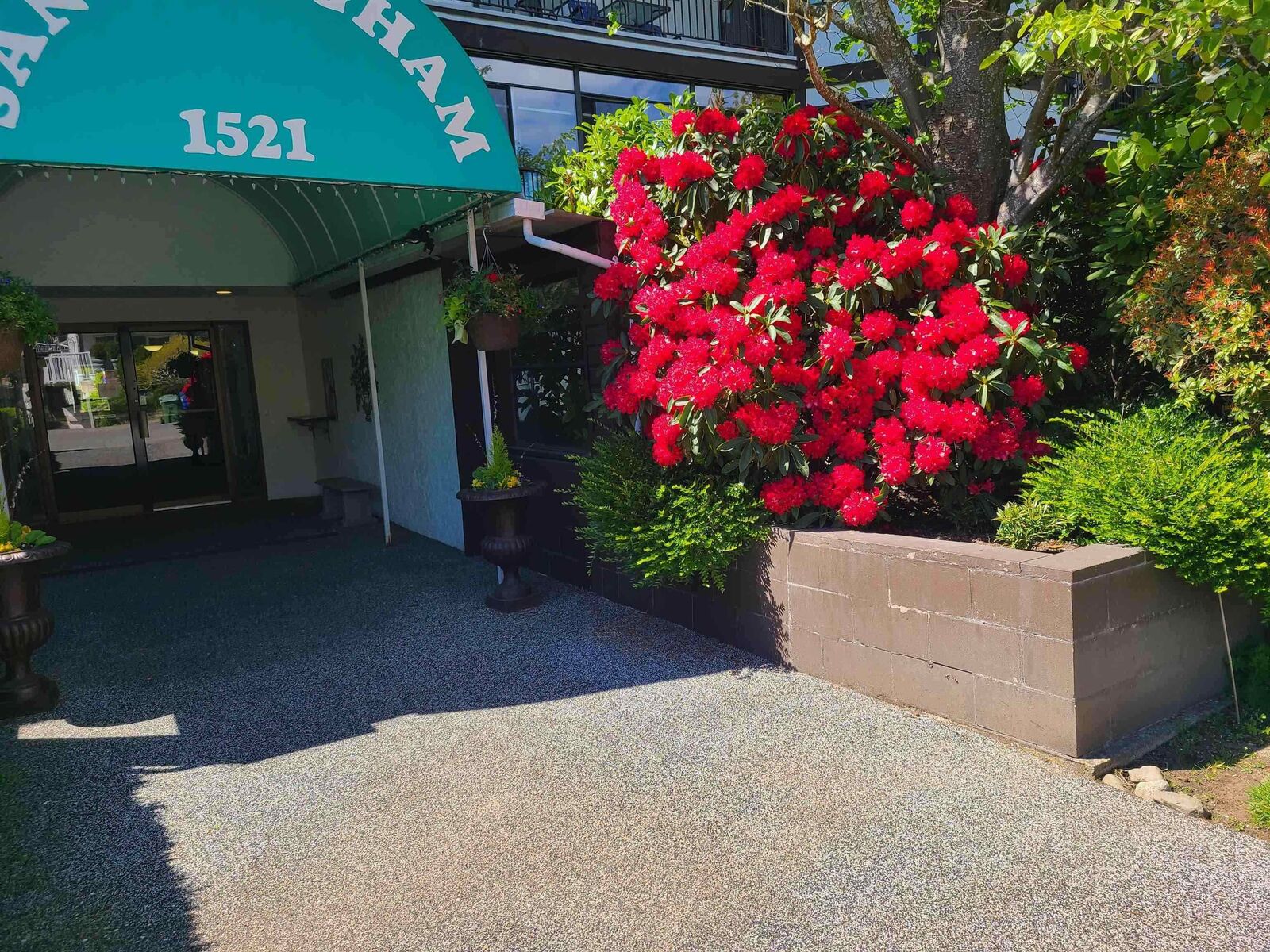 Property Photo:  1521 Blackwood Street 111  BC V4B 3V6 