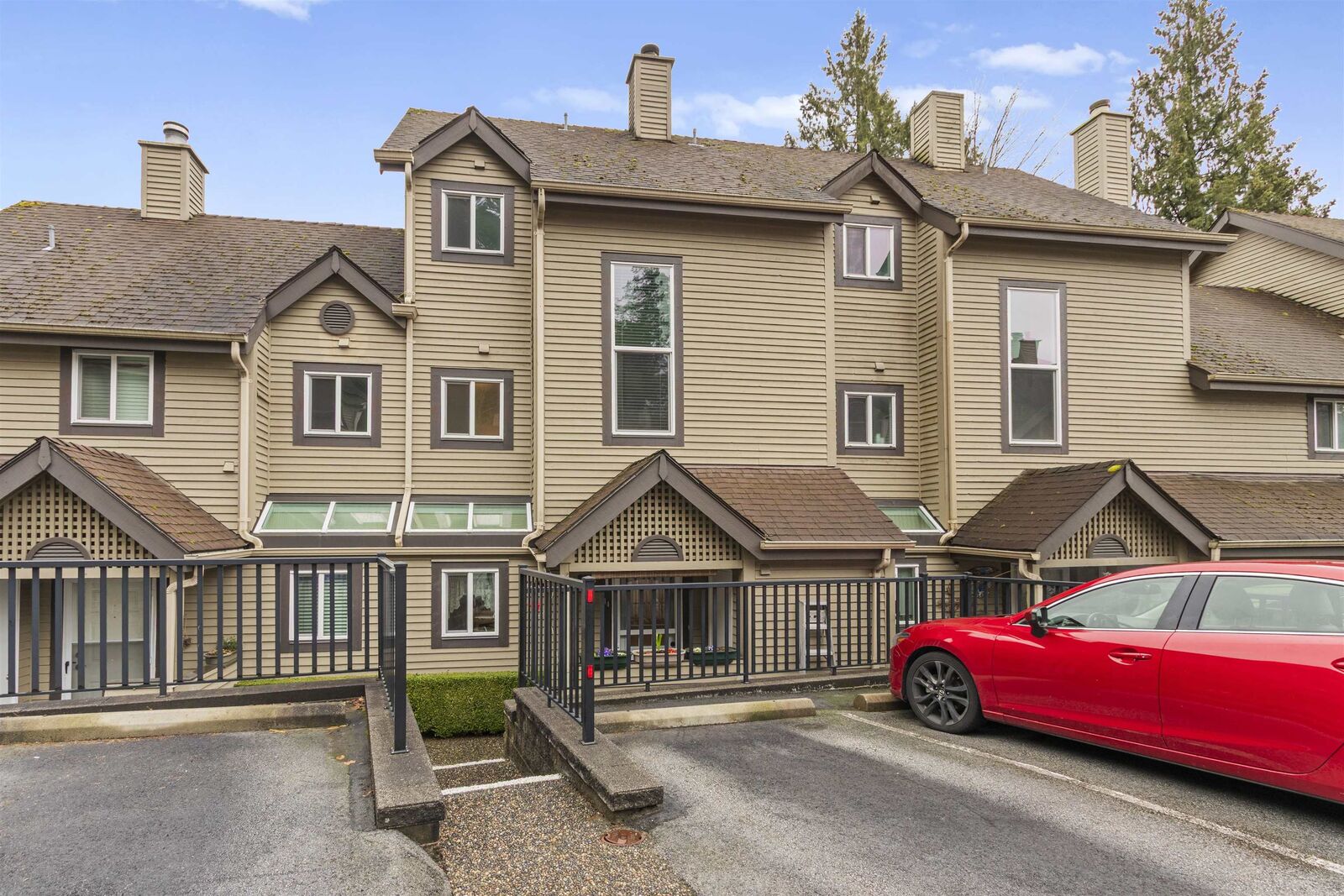 Property Photo: 2736 Atlin Place 14 BC V3C 5T1