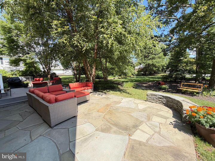 Property Photo: 632 Nash St VA 20170