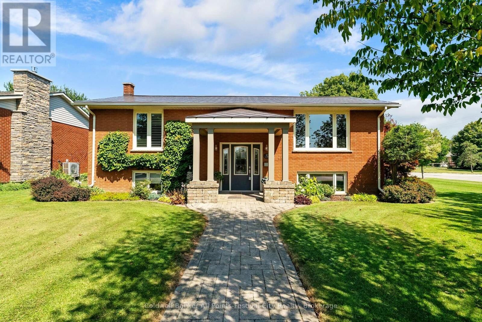 Property Photo: 323 Warren Street ON N7A 4G1