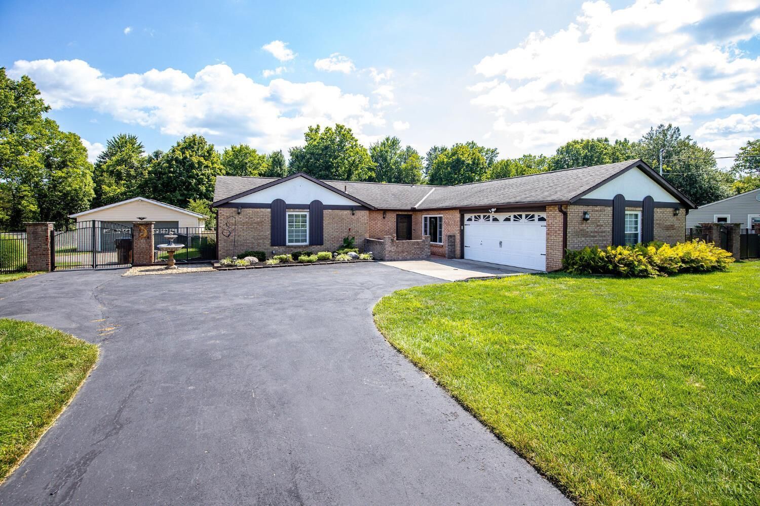 Property Photo: 6216 Vineyard Trace OH 45102