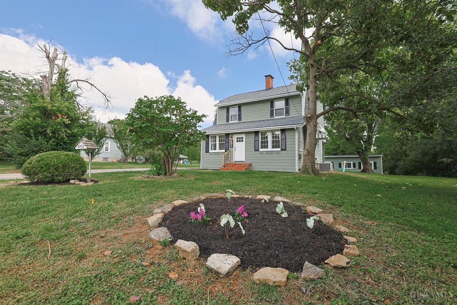 Property Photo: 692 W Kemper Road OH 45246