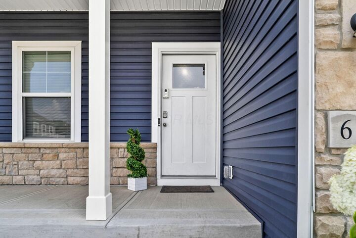 Property Photo: 6271 Darby Plains Street OH 43228