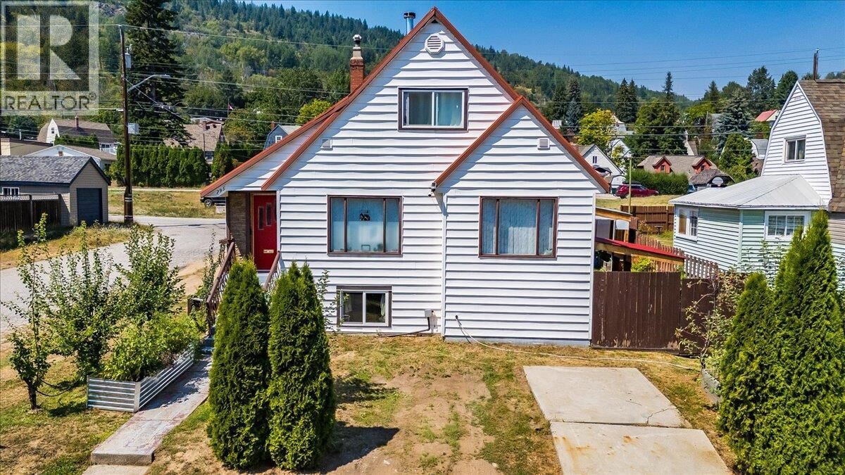 Property Photo:  795 Kipling Street  BC V1R 2A3 