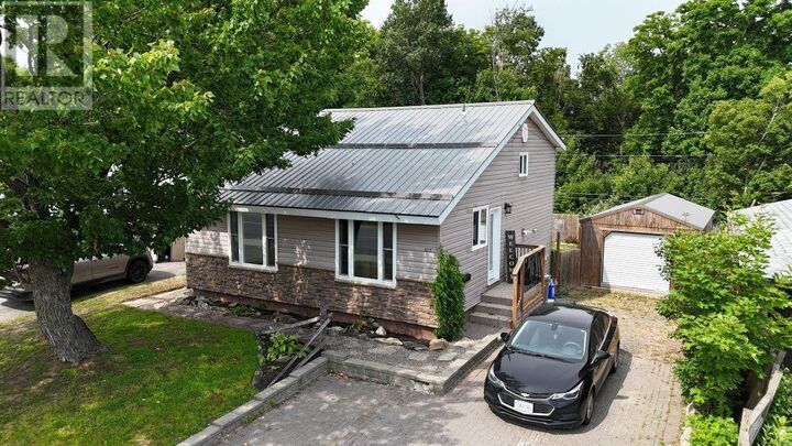 Property Photo: 177 Axmith Ave ON P5A 1B9