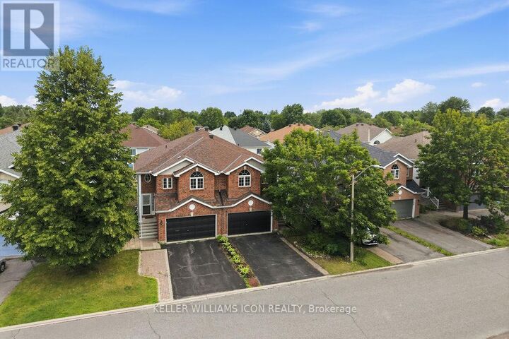 125 Castle Glen Crescent — photo 1