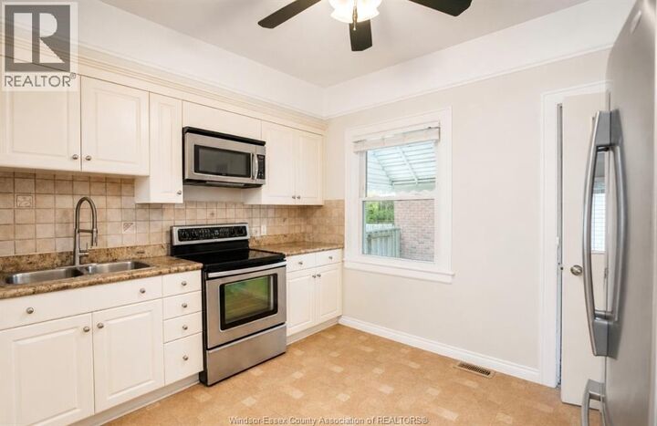 Property Photo: 415 Grove ON N9A 6G3
