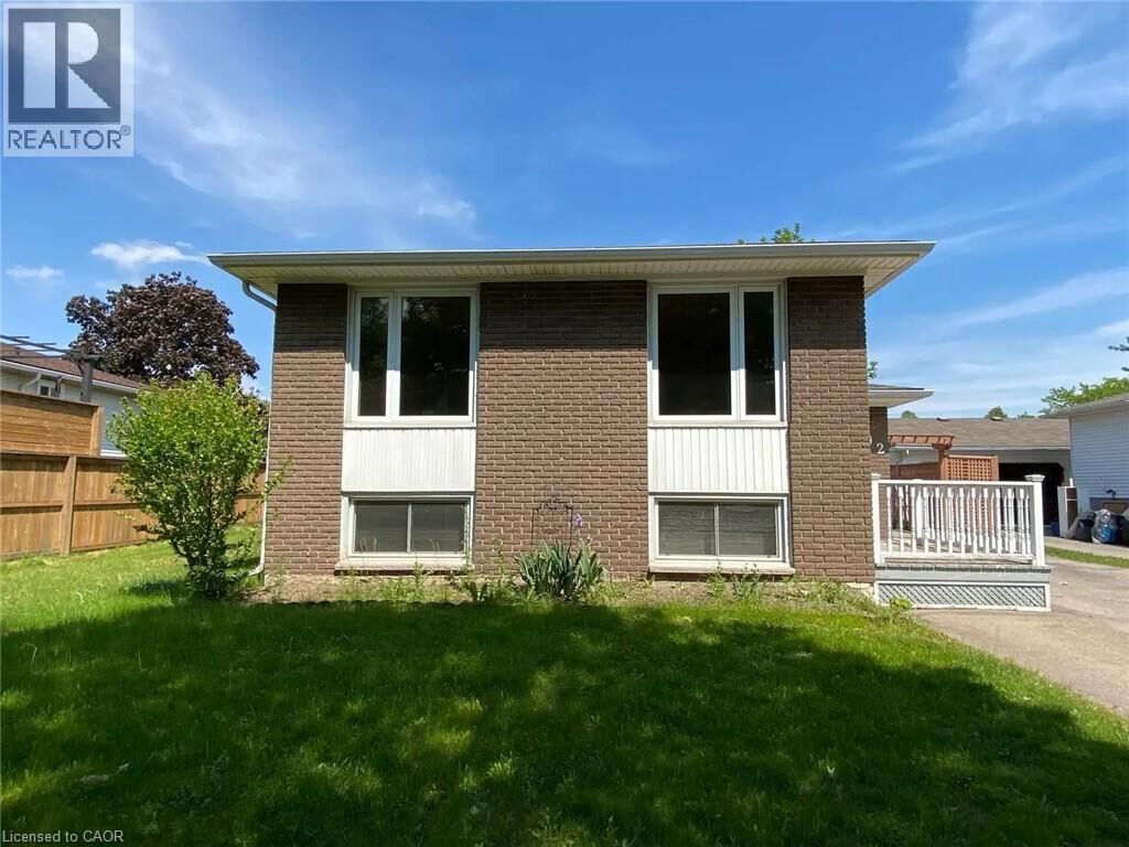 Property Photo:  92 Leaside Drive  ON L3C 6B2 
