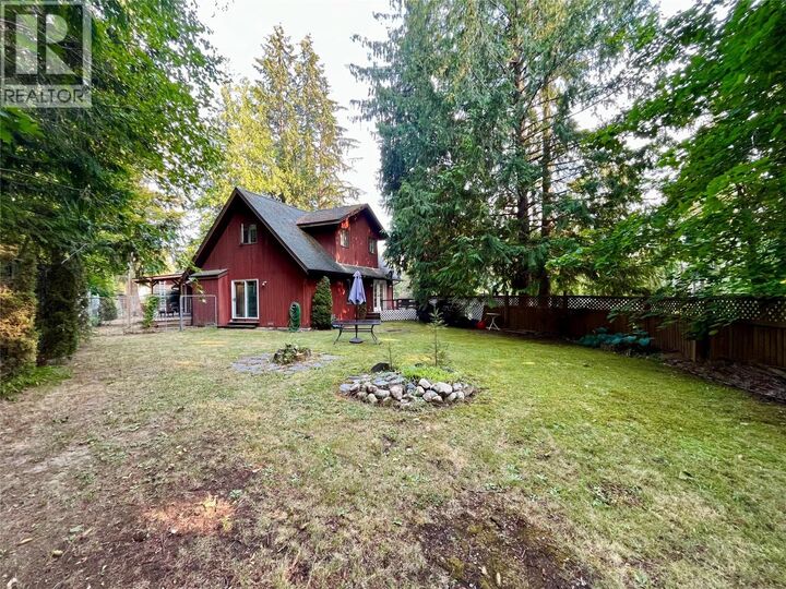 Property Photo: 225 6th Street BC V0G 1R0