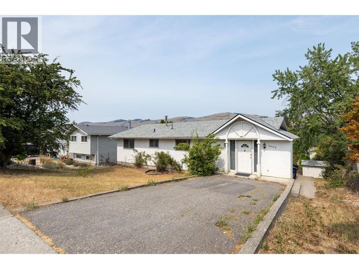 Property Photo: 3805 22 Avenue BC V1T 1H7
