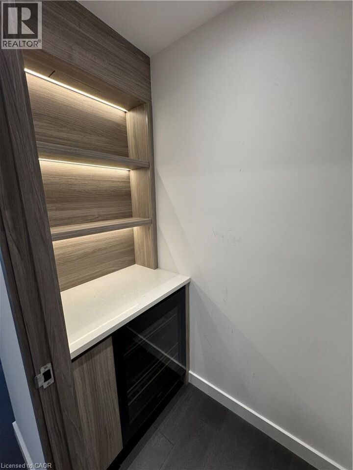 Property Photo: 68 Esther Shiner Boulevard 1205 ON M2K 0C4