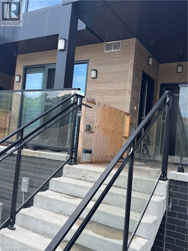 Property Photo: 12 Suncrest Lane 207 ON P1H 1G1