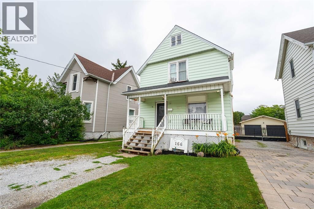 Property Photo:  166 John Street  ON N7T 2Y9 