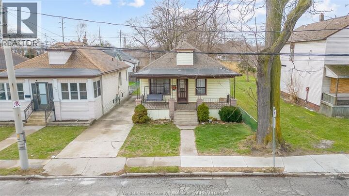 Property Photo: 879 Felix Avenue ON N9C 3L1