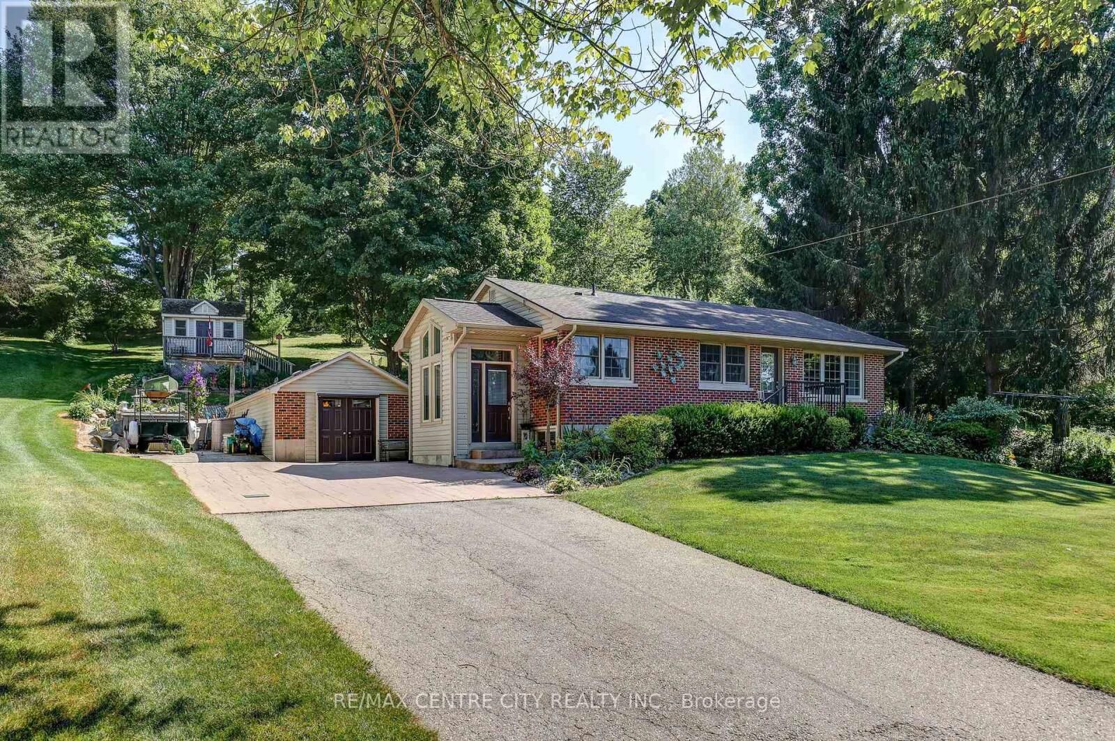 Property Photo: 4766 Sunset Road ON N5L 1J1