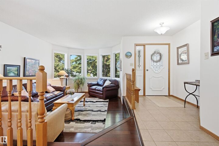 Property Photo: 207 18 Street AB T9M 1B5
