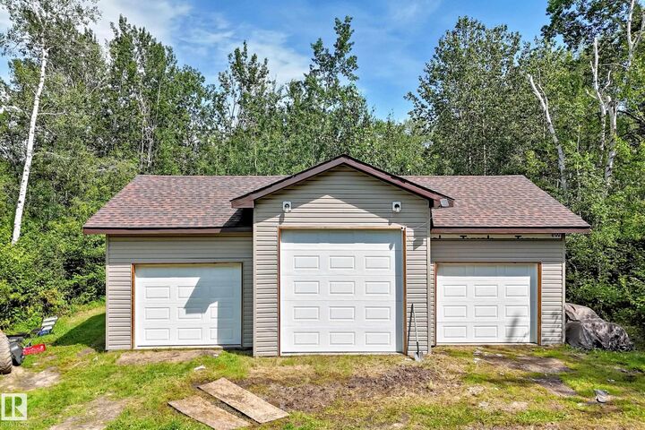 Property Photo: 55220 Rge Road 13 30 AB T5R 2R6