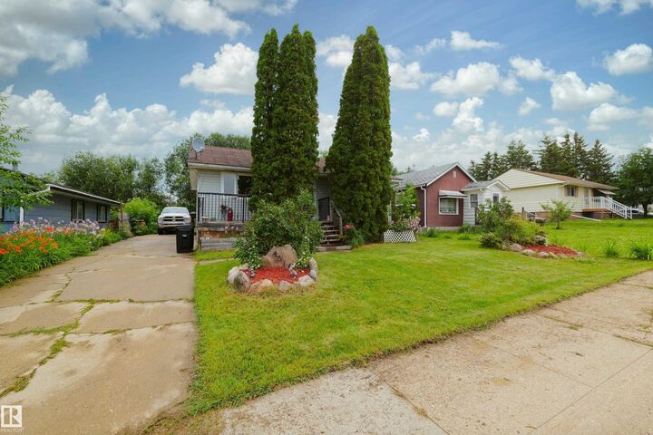 Property Photo:  4510 55 Avenue  AB T7N 1K1 