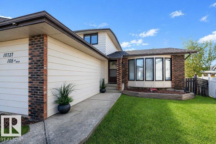 Property Photo: 10737 108A Avenue AB T7P 1C5