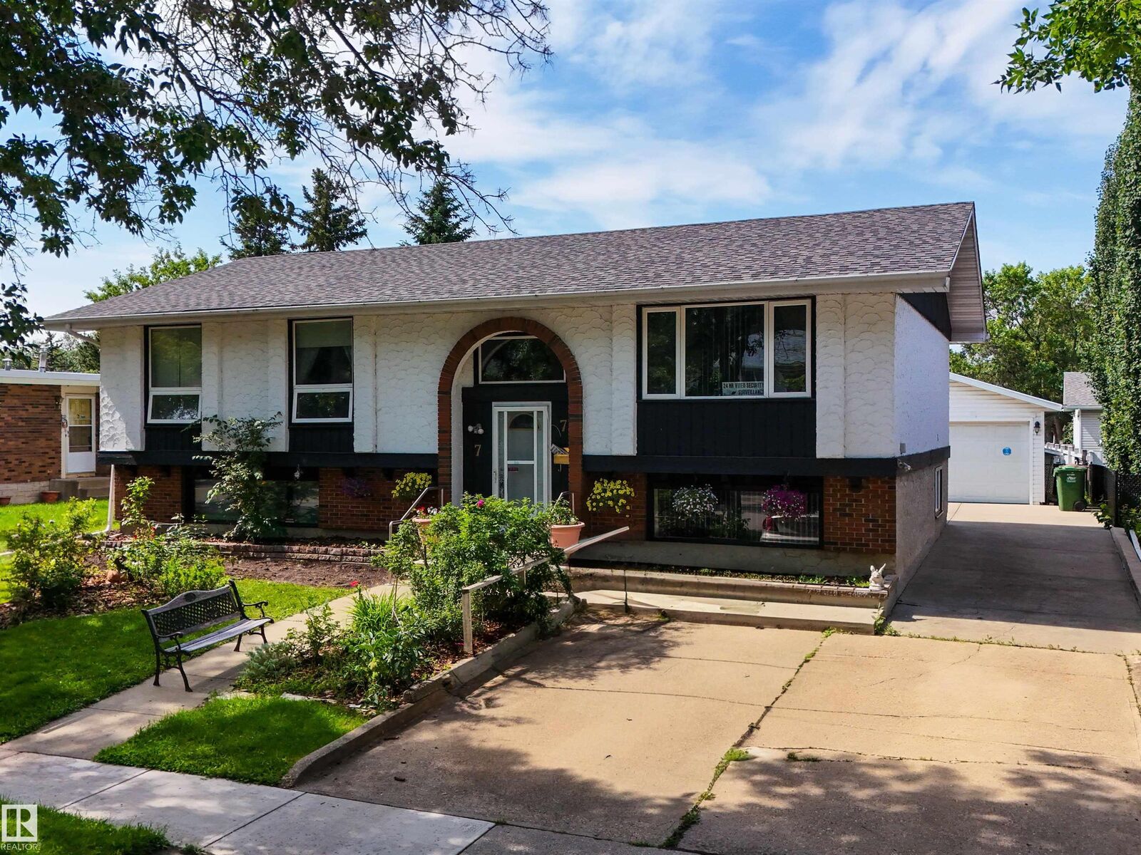 Property Photo: 7 Graham Avenue AB T8N 1T4