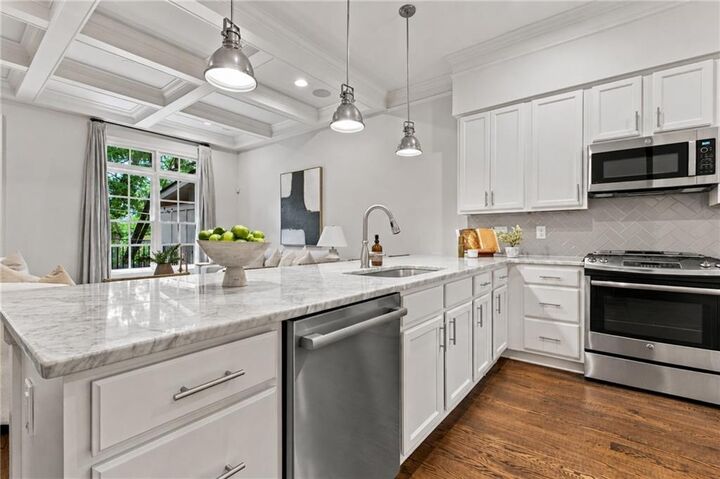 Property Photo: 818 Virginia Park Circle NE GA 30306
