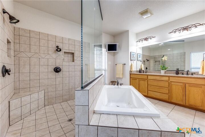Property Photo: 8177 Boenig Road TX 78155