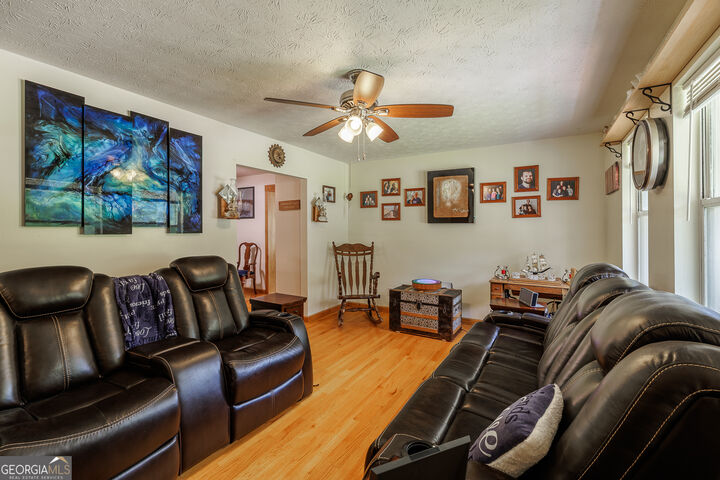 Property Photo: 2665 Oak Log Way GA 30519