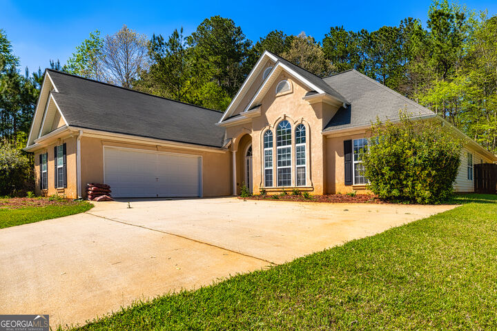 Property Photo:  230 Hidden Brook Trail  GA 30215 