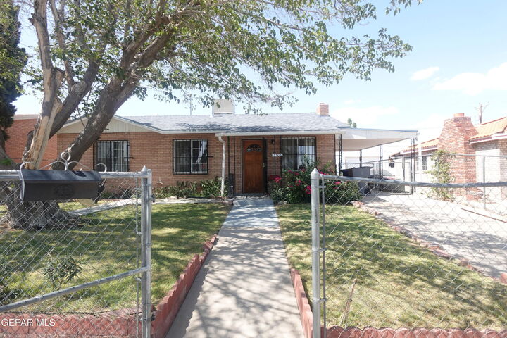 Property Photo: 3705 Flory Avenue TX 79904