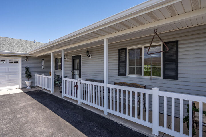 Property Photo: 762 W Wipishani Ln UT 84757