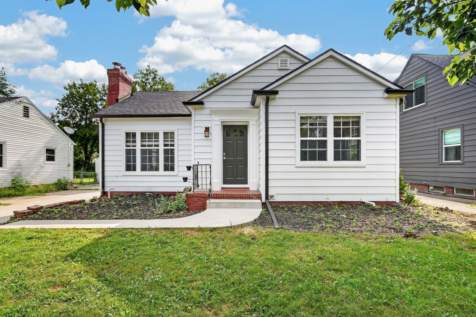 Property Photo:  2515 45th Street  IA 50310 