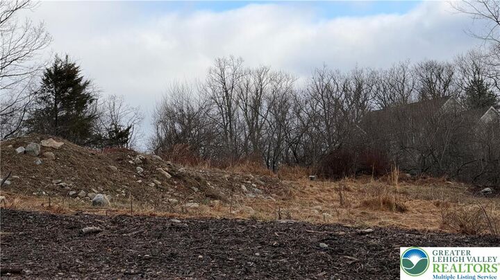 Property Photo:  39 Hampton Drive  PA 18343 
