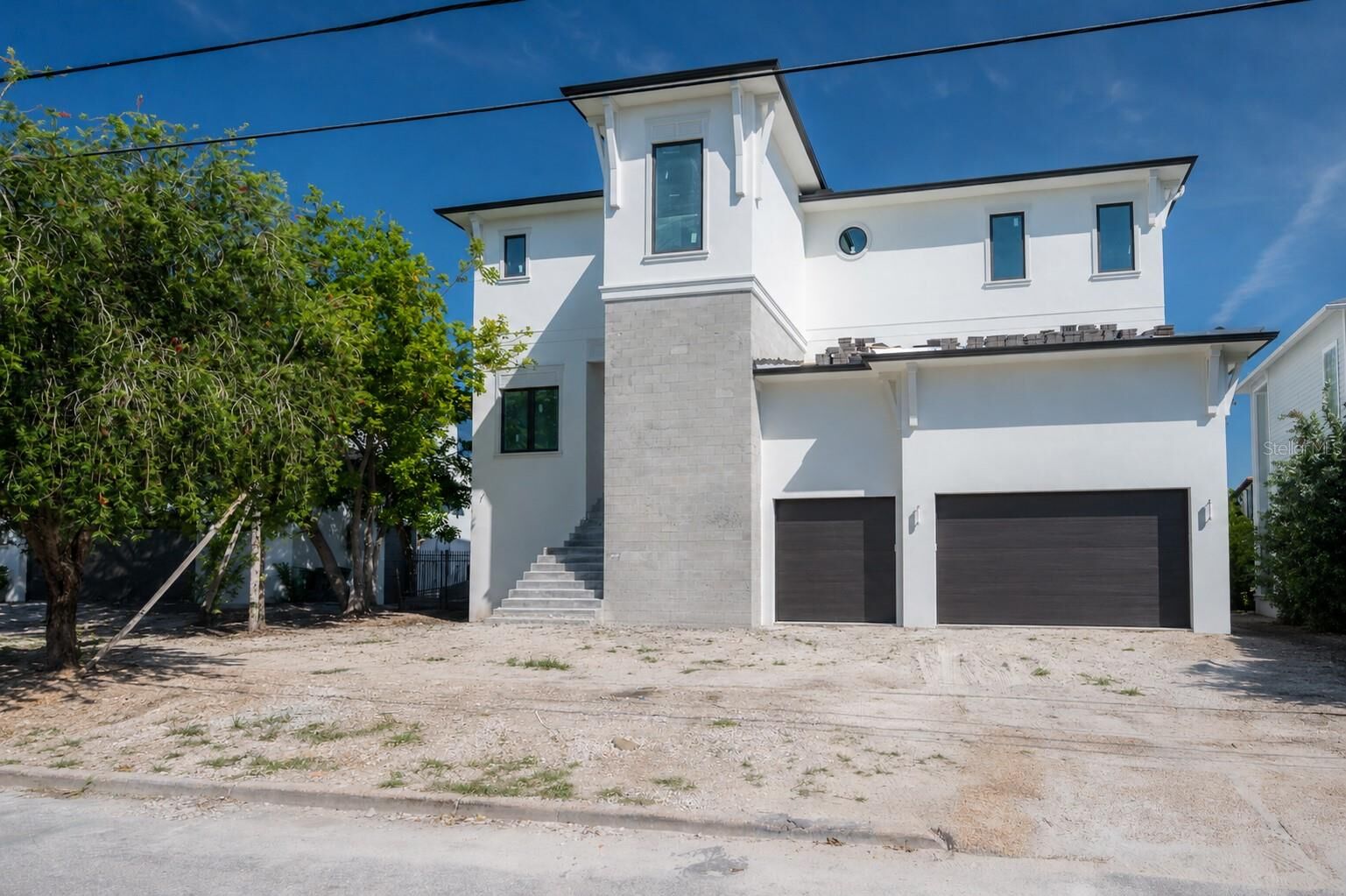 Property Photo:  654 Geneva Place  FL 33606 