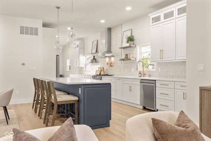 Property Photo: 560 Jefferson Avenue IN 46201