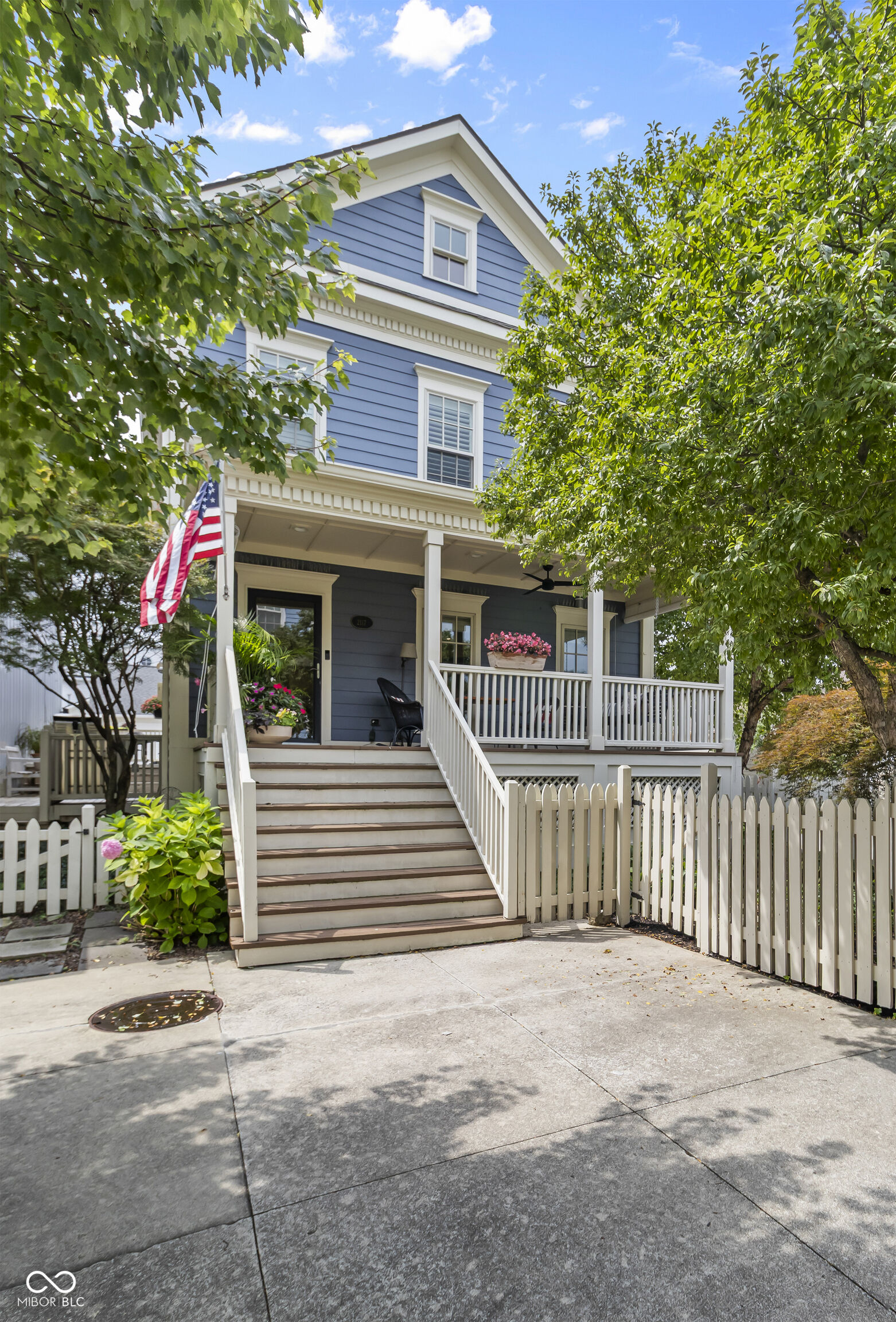Property Photo:  2117 Rhettsbury Street  IN 46032 