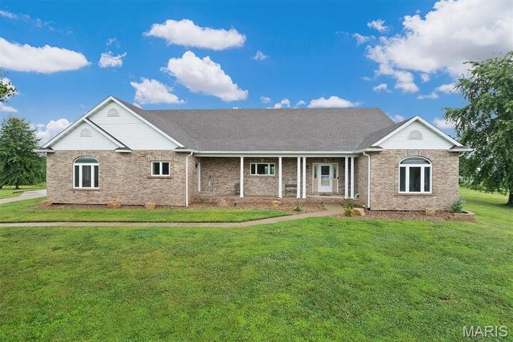 Property Photo:  3560 Boomerang Drive  IL 62061 