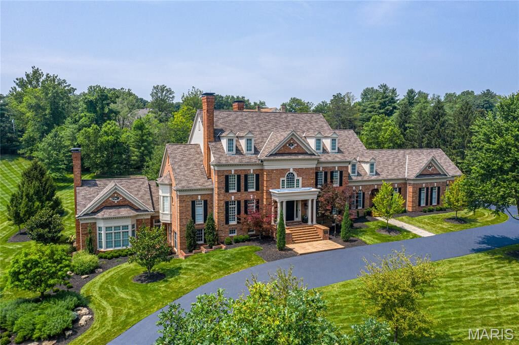 Property Photo: 13344 Buckland Hall Road MO 63131