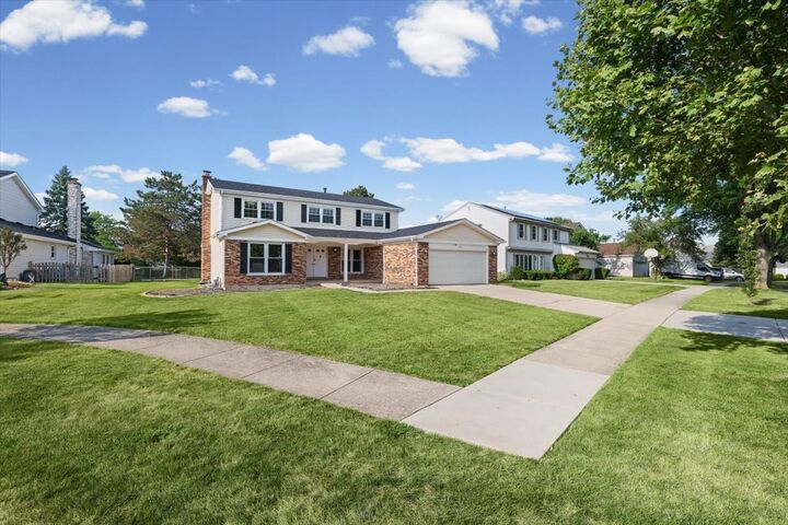 Property Photo: 410 Thompson Boulevard IL 60089