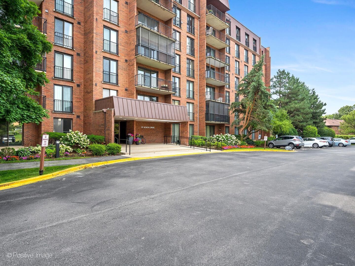 Property Photo:  111 Acacia Drive 607  IL 60525 
